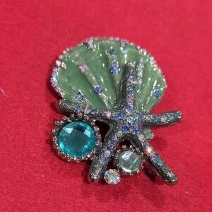 Elegant Green Starfish and Shell Brooch